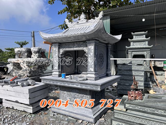 Bàn thiên đá thờ thần linh ngoài trời tại Bình Định Bàn thiên đá thờ thần linh ngoài trời tại Bình Định