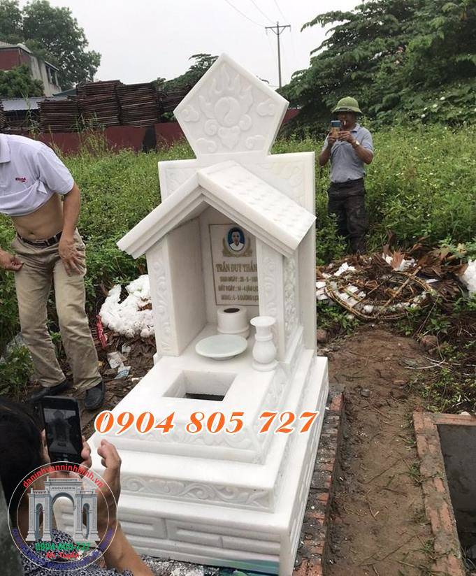 Mẫu mộ trẻ sơ sinh bằng đá trắng có mái che Mẫu mộ trẻ sơ sinh bằng đá trắng có mái che