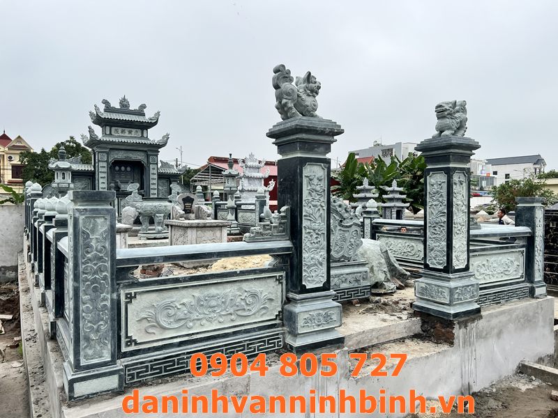 Lắp đặt cổng khu lăng mộ ở Hải Phòng