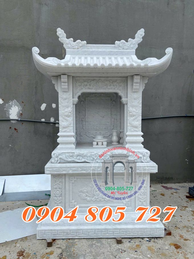 Am thờ thần bằng đá trắng ở Cao Bằng