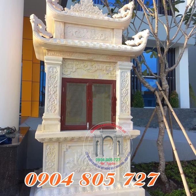 Am thờ thần bằng đá vàng ở Cao Bằng