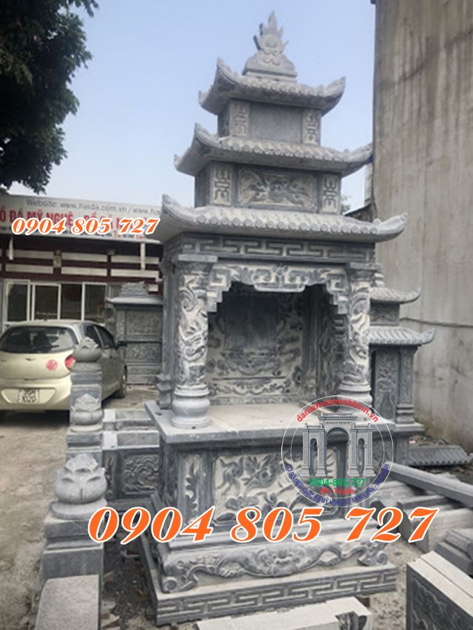 Am thờ thần bằng đá xanh đen ở Cao Bằng