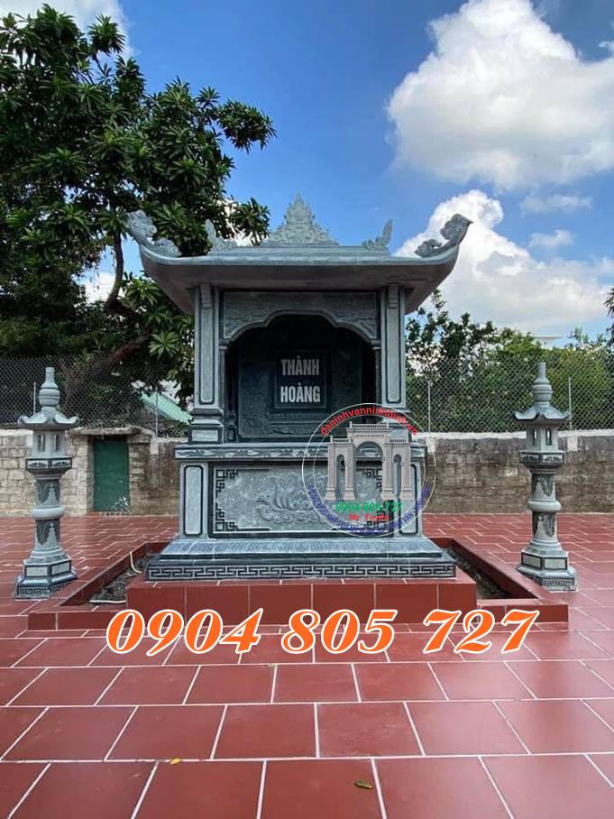 Am thờ thần bằng đá xanh rêu ở Cao Bằng