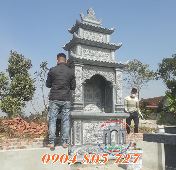 Cây hương miếu đá 3 mái thờ thần linh ở Lai Châu