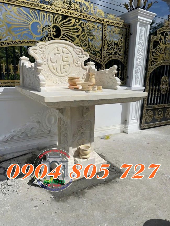 Cây hương miếu đá không mái thờ thiên ở Lai Châu
